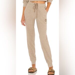 ALO Yoga Ribbed Muse Jogger Pants in Gravel Heather - XXS